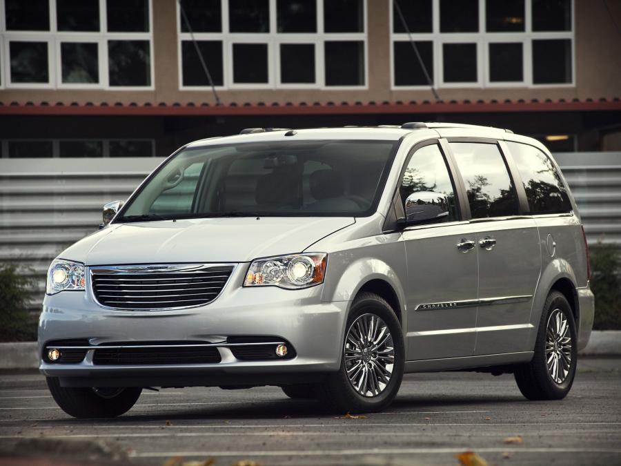  Chrysler Town & Country 2010 года  (фото 17 из 19)